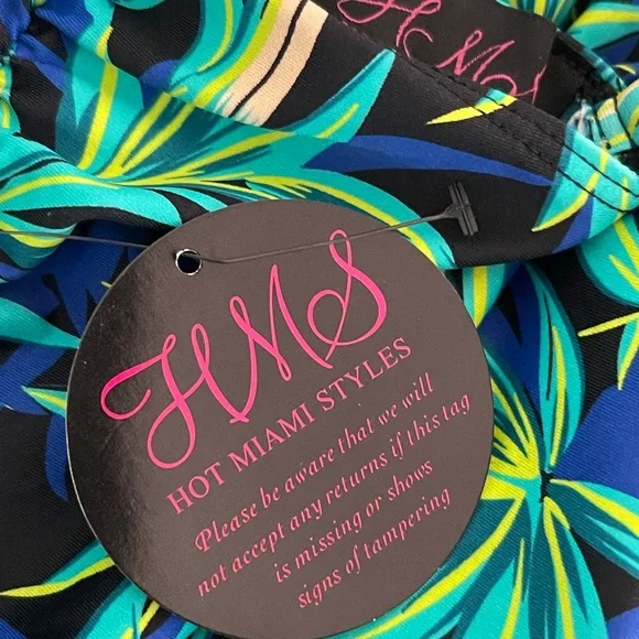 HOT MIAMI STYLES TROPICAL PRINT V NECK
SPAGHETTI STRAPS RUCHED
DRESS - Picture 6 of 8